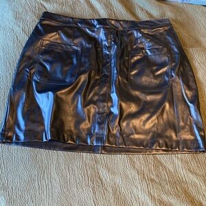 Ava & Viv Shiny Black Faux Leather Mini Skirt | 1X